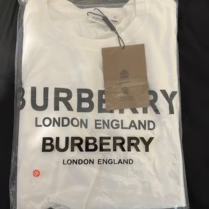 Causal White Burberry shirt